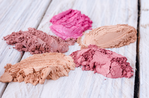 BLUSH WITH ULTRA-FINE WHITE CLAY BASE 3 istockphoto 937788250 170667a